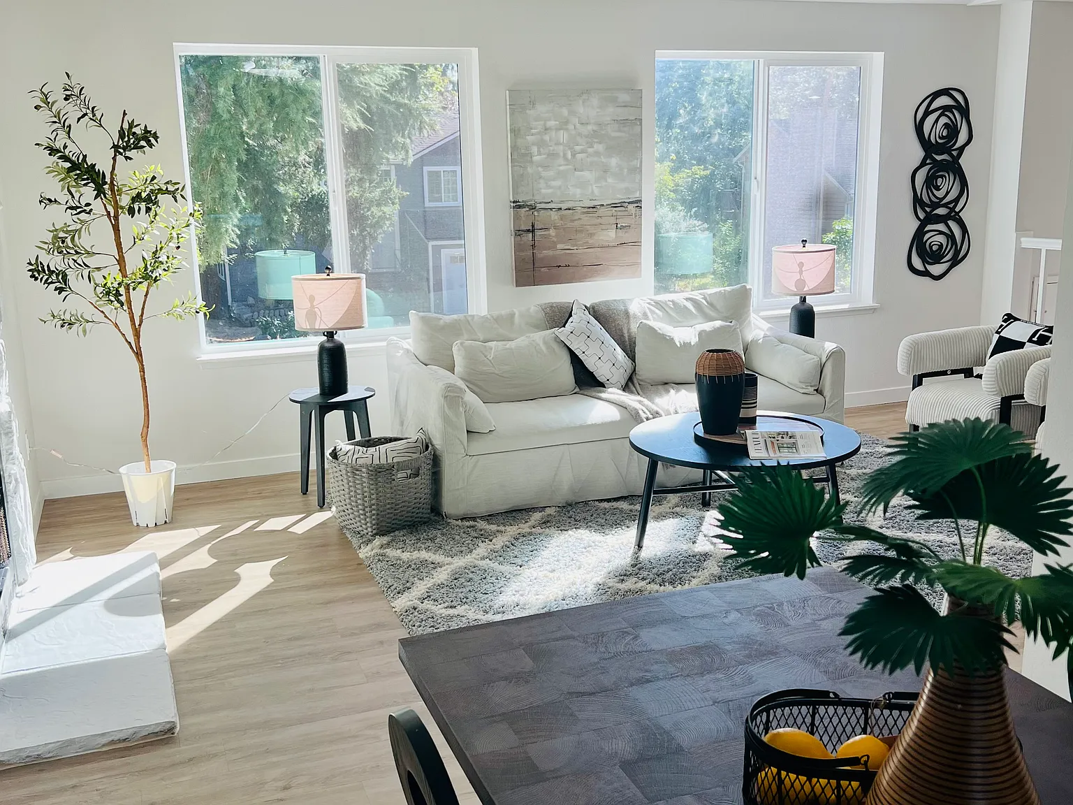 3 bed, 1260 sqft, $3,200 — Photo 3