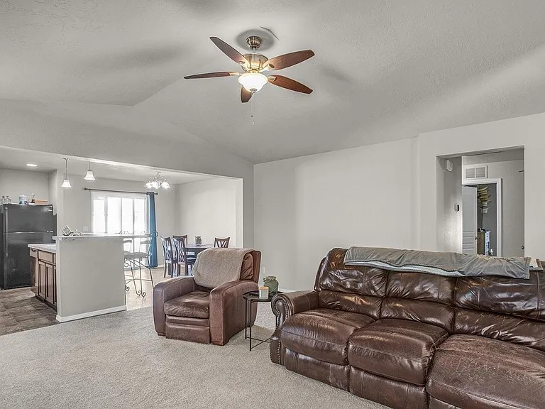 994 S Kalahari Ave — Photo 2