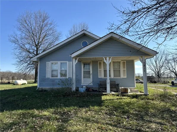 7811 E 235th St, Peculiar, MO 64078