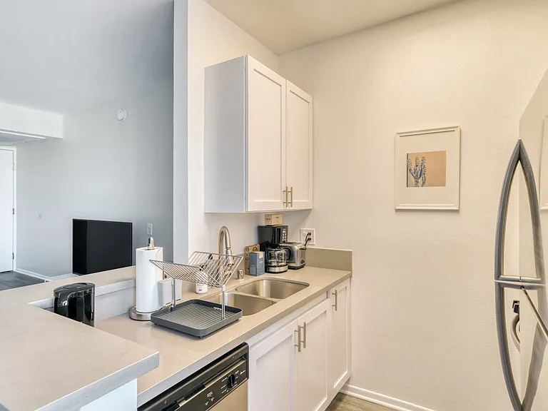 1223 Federal Ave — Photo 58