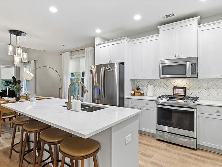 1704 Drew Dr NW — Photo 5