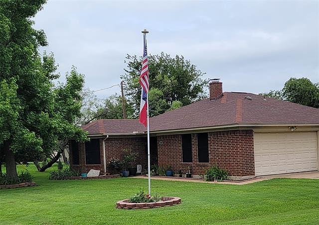 1st image of 1003 Shady Grove Dr