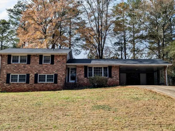 578 Doyal Mills Ct, Stone Mountain, GA 30083