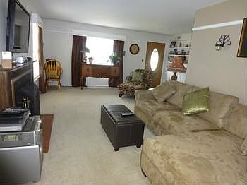 5th image of 3200 Dartmouth Dr
