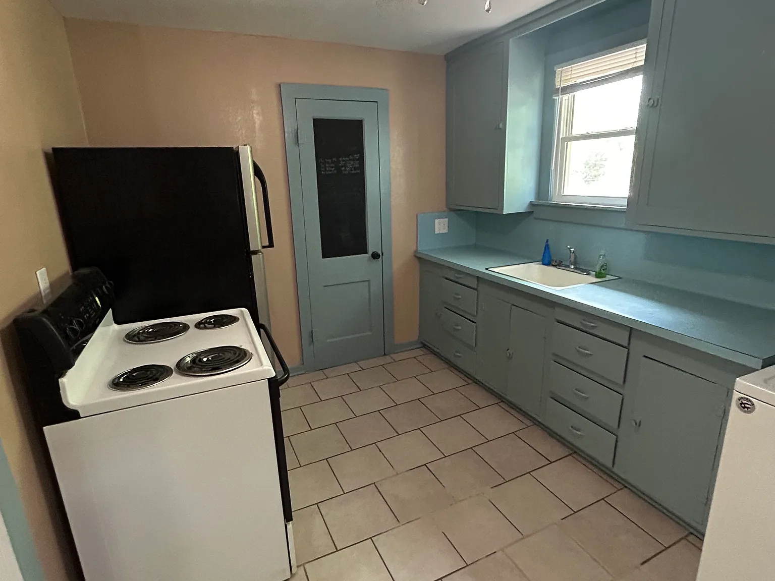 318 E South UNIT B — Photo 4