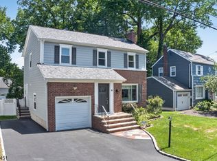 28 Kew Dr, Springfield Twp., NJ 07081