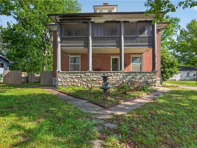 612 W Cherry St, Nevada, MO, 64772