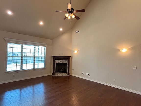 4th image of 3001 SW Joshua Ave