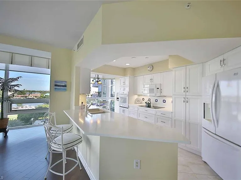 4255 Gulf Shore Blvd N #407 — Photo 5