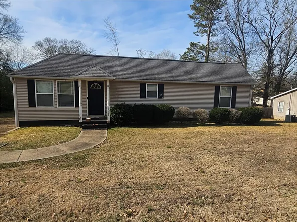 5211 18th Ave, Valley, AL 36854