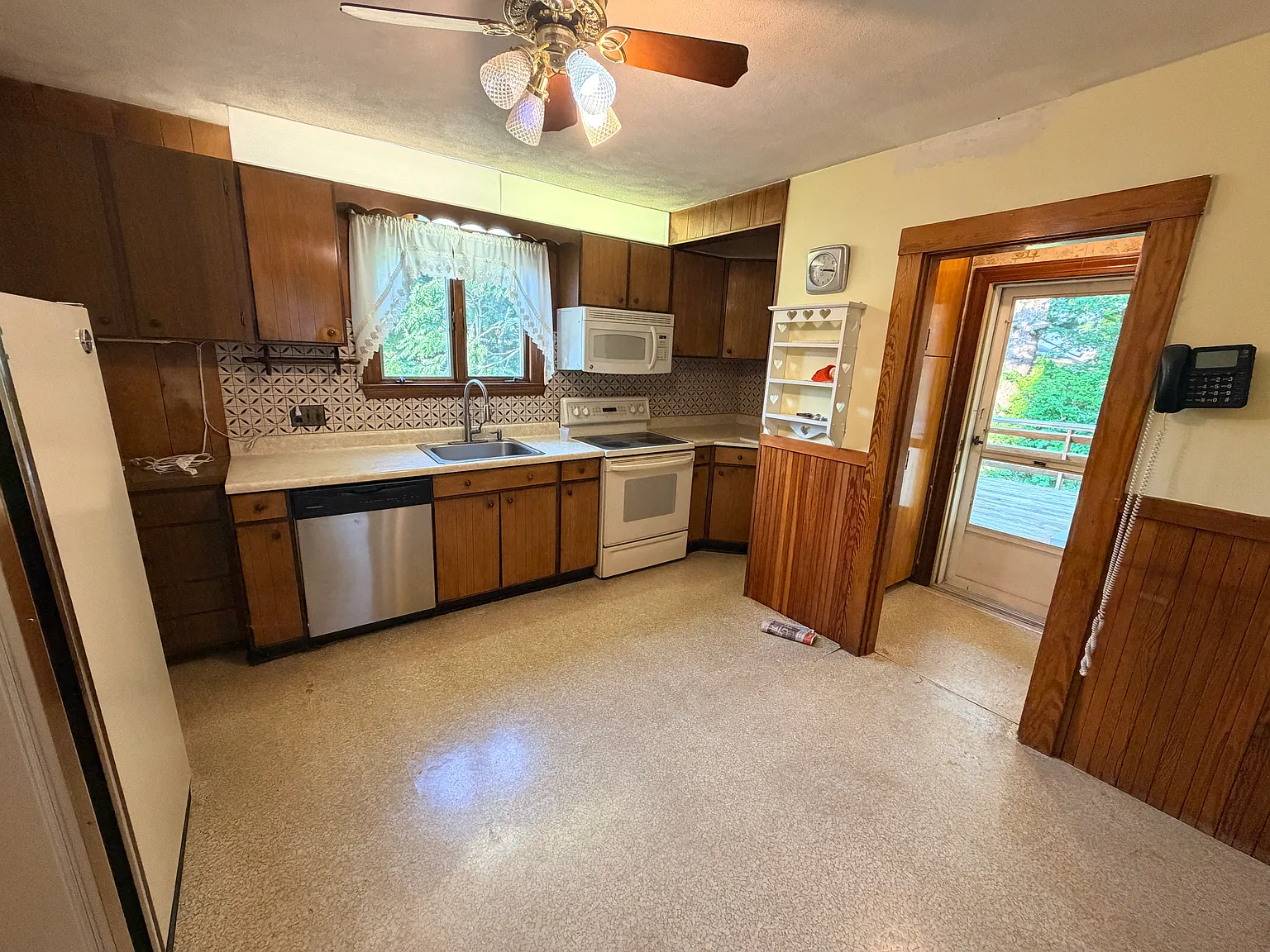 1 bed, $2,300 — Photo 2