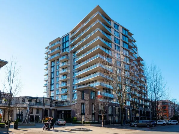 175 W 1st St #712, North Vancouver, BC V7M 3N9