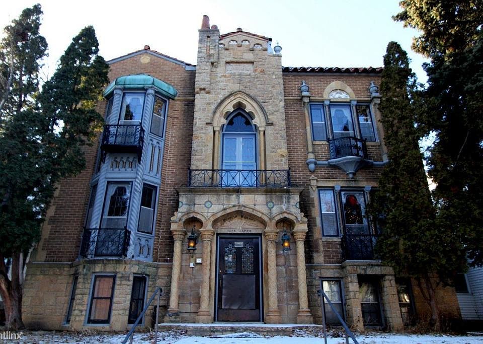 1st image of 3028 James Ave S APT 2