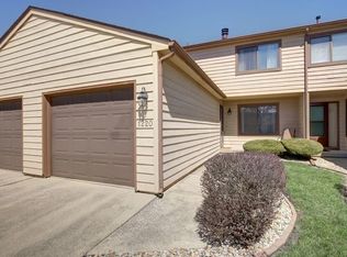 1220 Lancaster Dr, Champaign, IL 61821