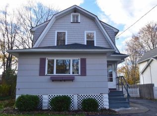 65 Laurelhurst Rd, Rochester, NY 14626