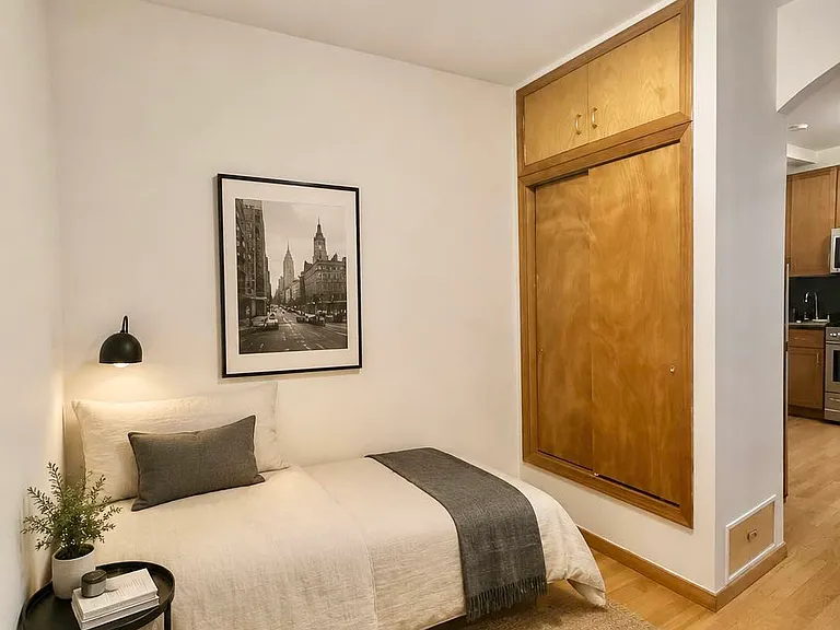198 Elizabeth St #6 — Photo 4
