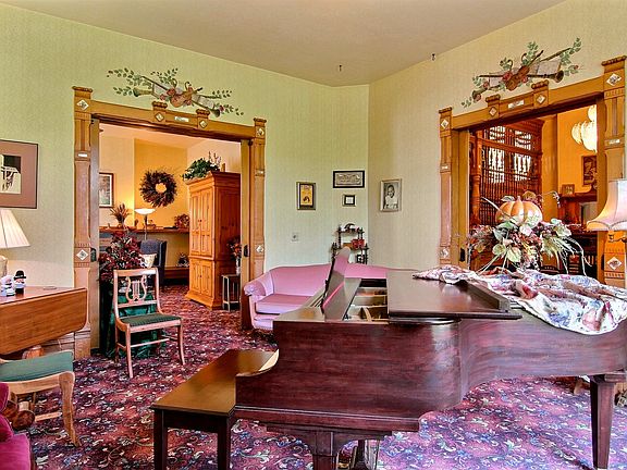 Parlor/Formal Living Room