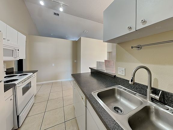 5th image of 2668 Sundance Cir