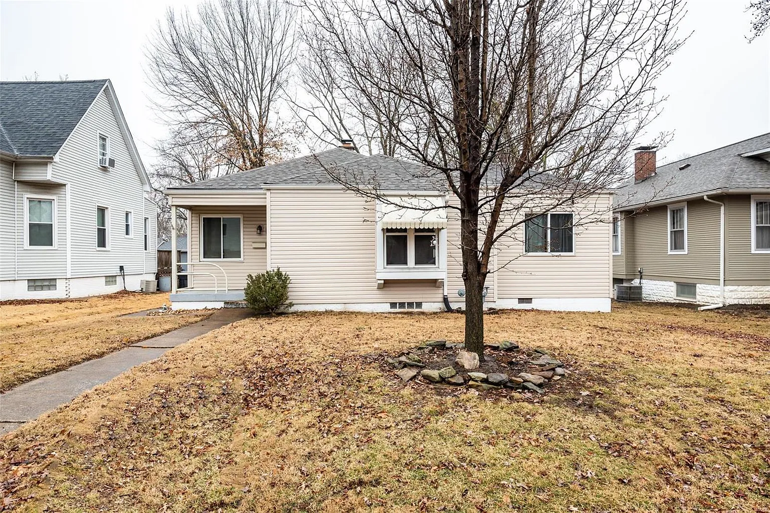 302 S Douglas Ave photo 1