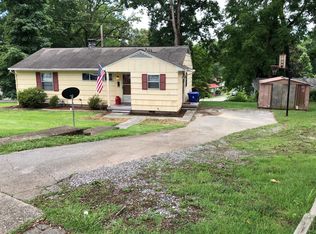 325 East Dr, Oak Ridge, TN 37830