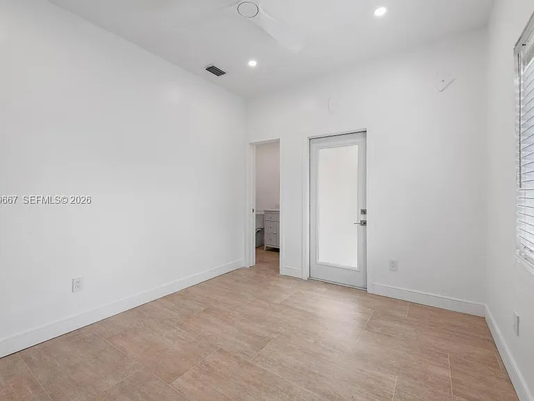 3759 Florida Ave — Photo 17