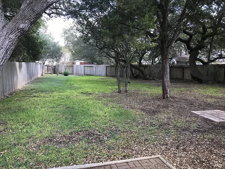2520 Crested Hts — Photo 16