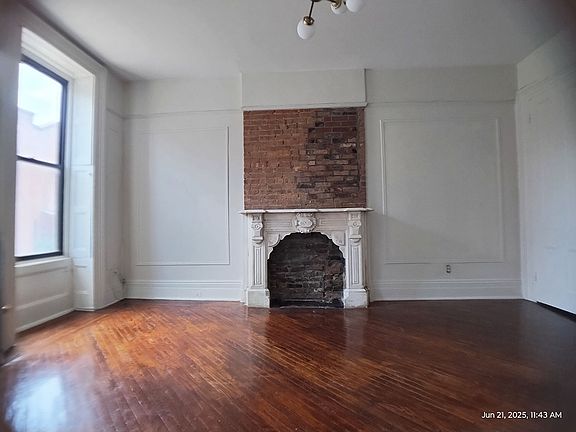 3rd image of 24 Claver Pl #2