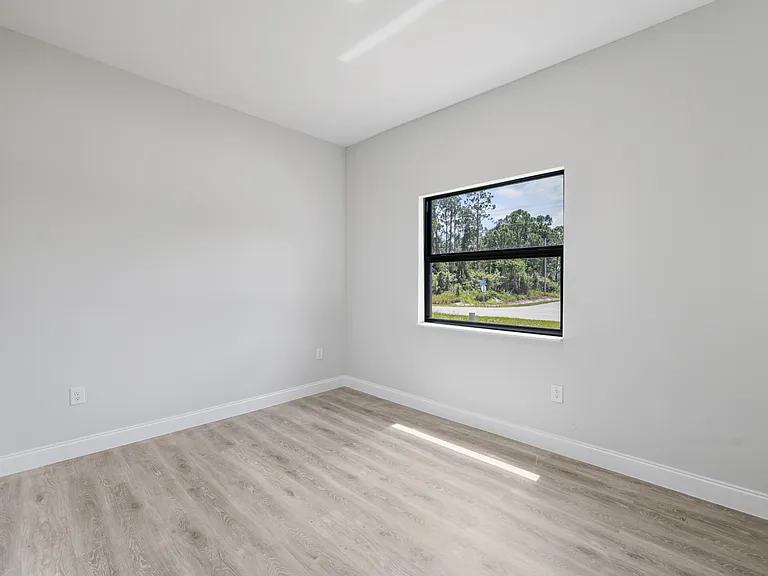 1051 Milwaukee Blvd — Photo 6