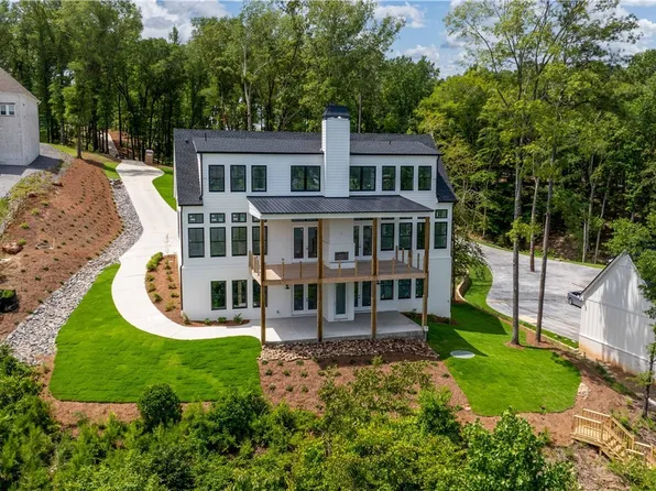 14898 Edgewater Dr, Northport, AL 35475