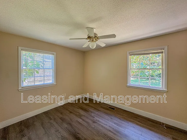 1045 Harbor View Rd #A — Photo 9