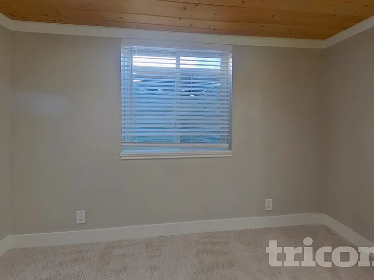 564 Mars Ct — Photo 5