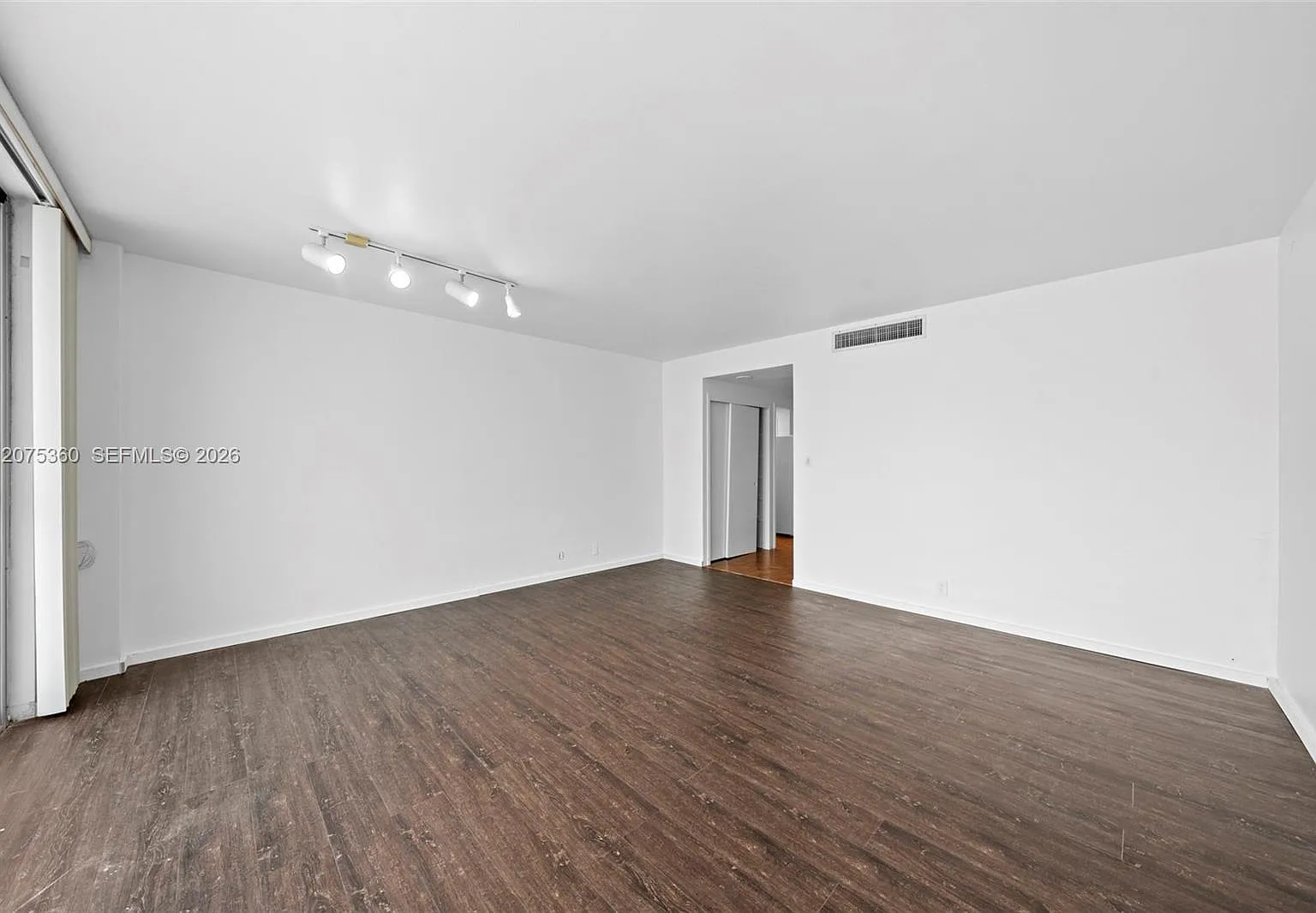 Bay Park Towers Condo — Photo 2