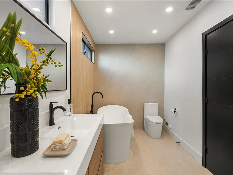 3873 Royal Woods Dr — Photo 28