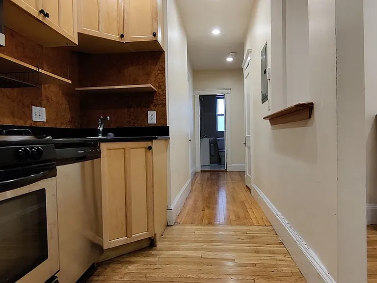 69 Babcock St #1E — Photo 13