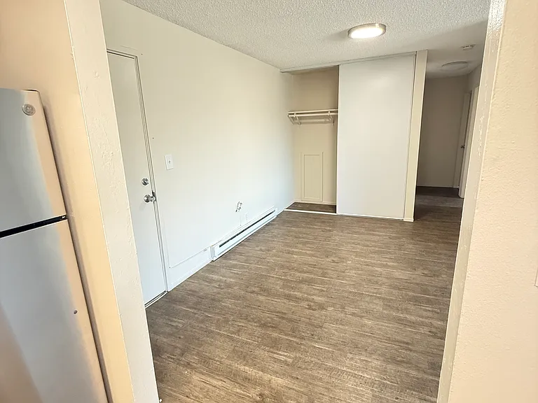 Otis Terrace Apartments — Photo 17