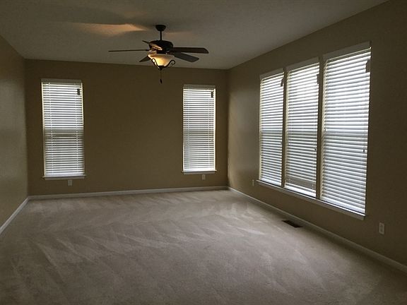 5th image of 250 Easton Manor Dr