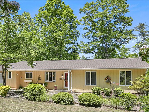 3rd image of 94 Sweetwater Ln