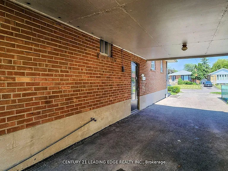70 Wexford Blvd #BASEMENT — Photo 7