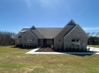 907 Perrin Ln, Van Alstyne, TX 75495