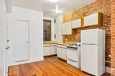 Rented by Pistilli Realty Group