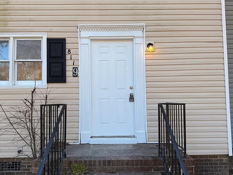 8119 Perry Creek Rd — Photo 10