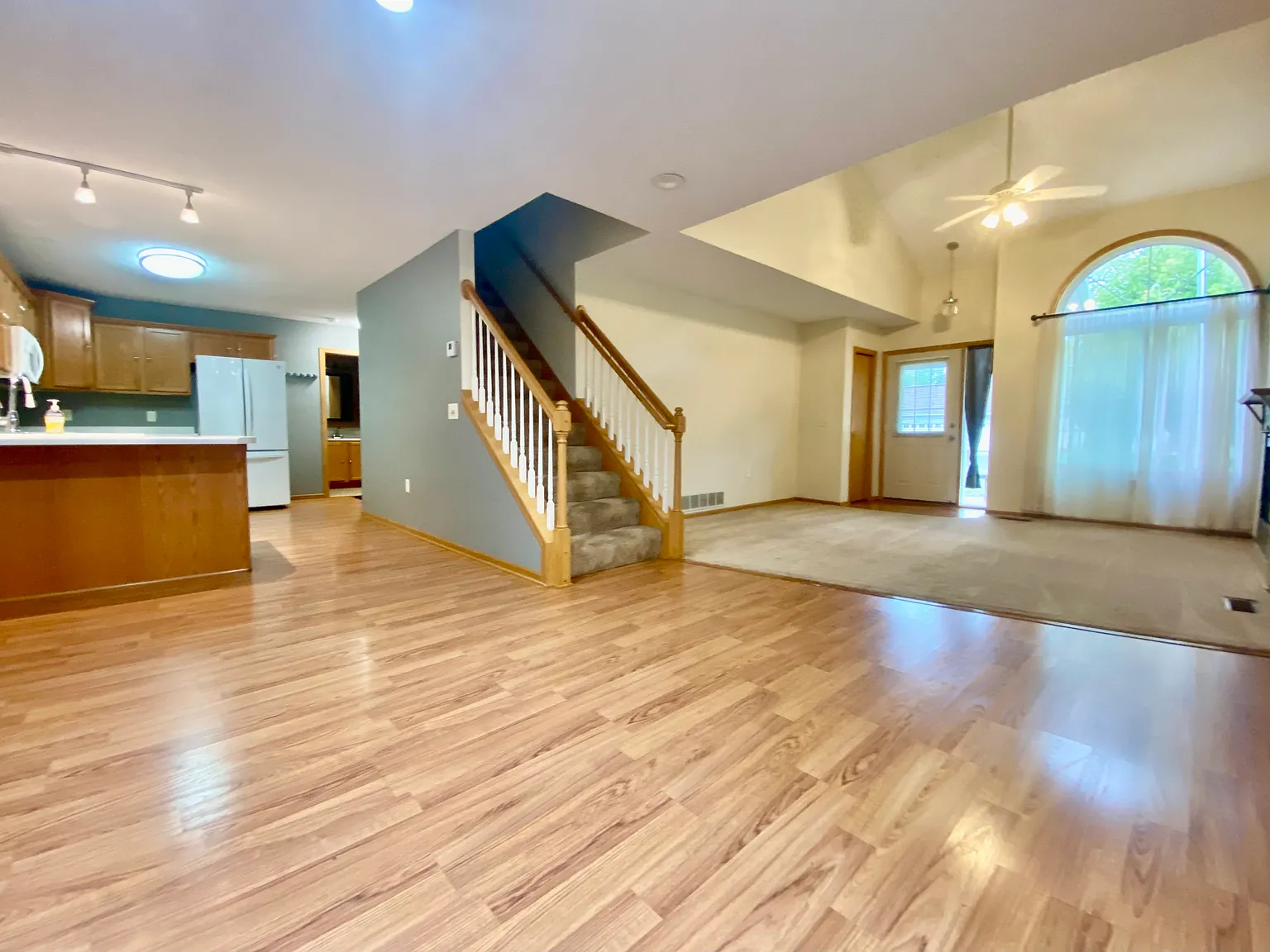 3 bed, 1.5 bath, 1645 sqft, $2,150 — Photo 2
