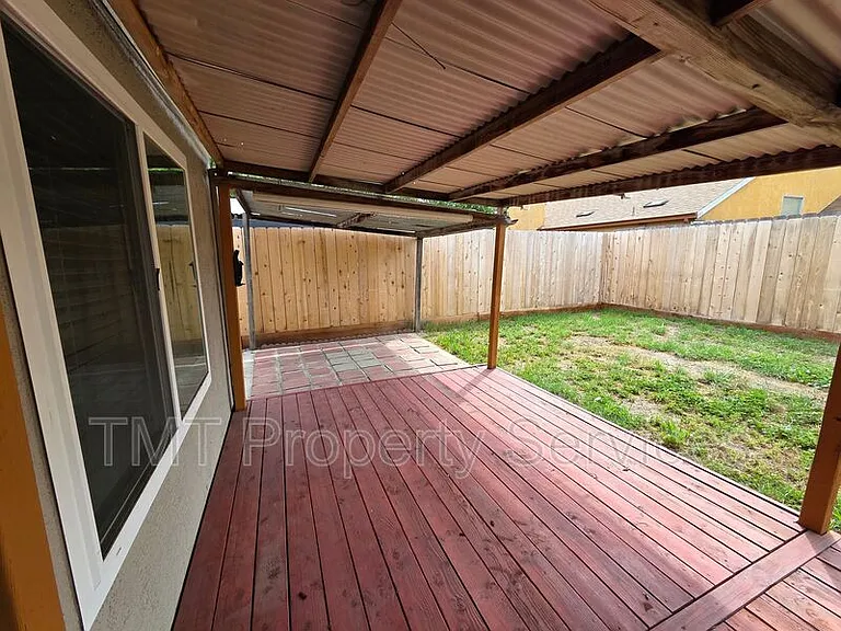 2234 Wall St — Photo 12