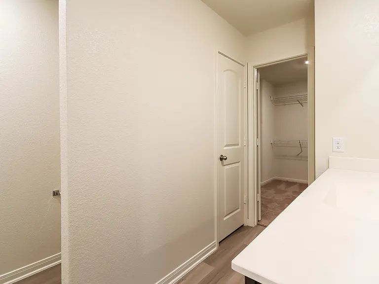 560 Solomon Ln — Photo 13