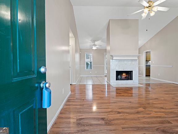 5th image of 100 Holloway Rd