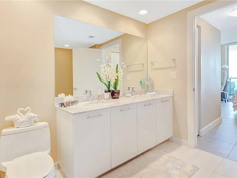 3000 Oasis Grand Blvd #3006 — Photo 17
