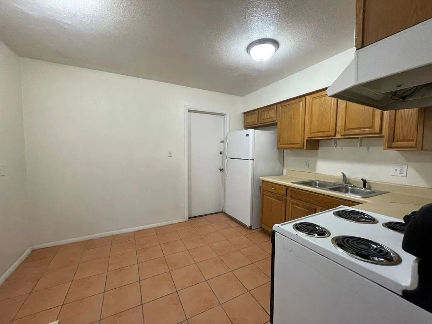 1625 W. Peoria Ave — Photo 4