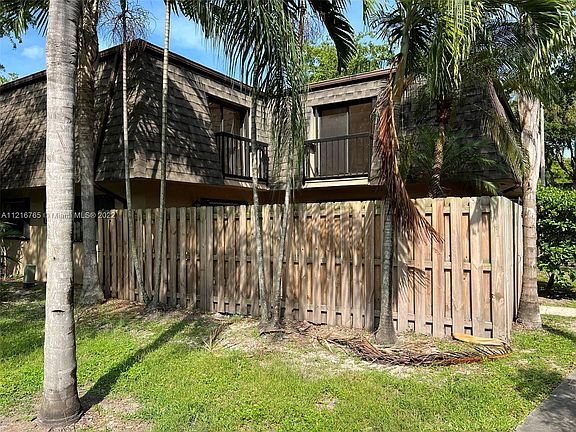 2nd image of 13989 SW 94th Circle Ln #101