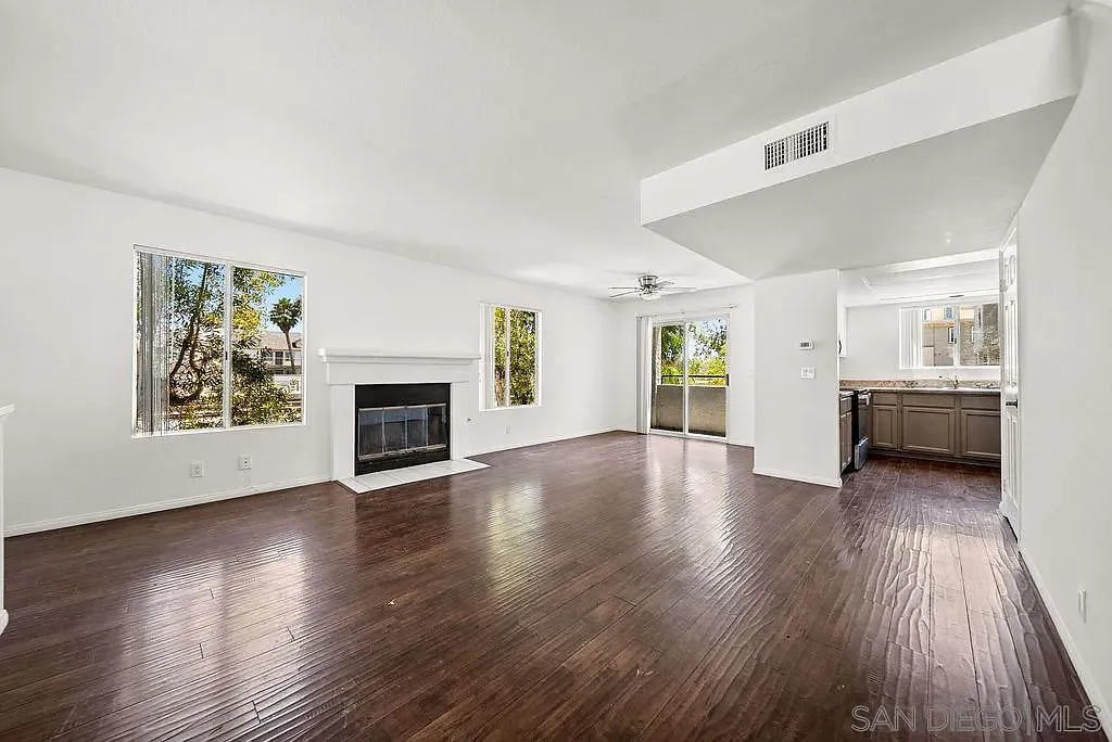 3 bed, 2.0 bath, 1271 sqft, $5,250 — Photo 4