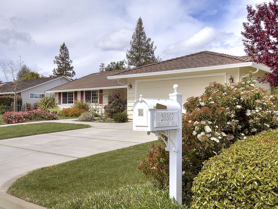 1st image of 20307 Knollwood Dr